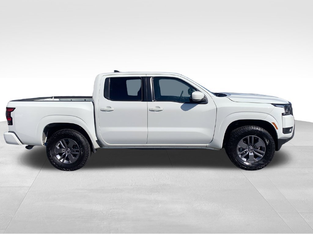 Used 2025 Nissan Frontier SV AWD/4WD image 7