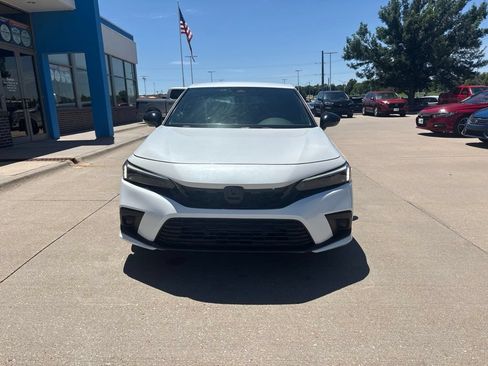 Used 2023 Honda Civic Sport image 2