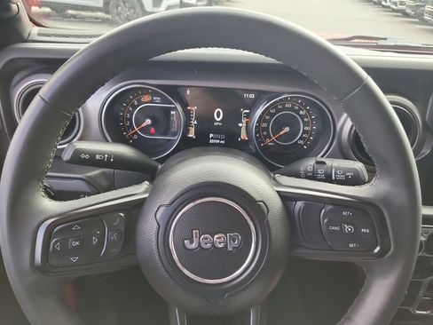 Used 2023 Jeep Wrangler Sport S image 26