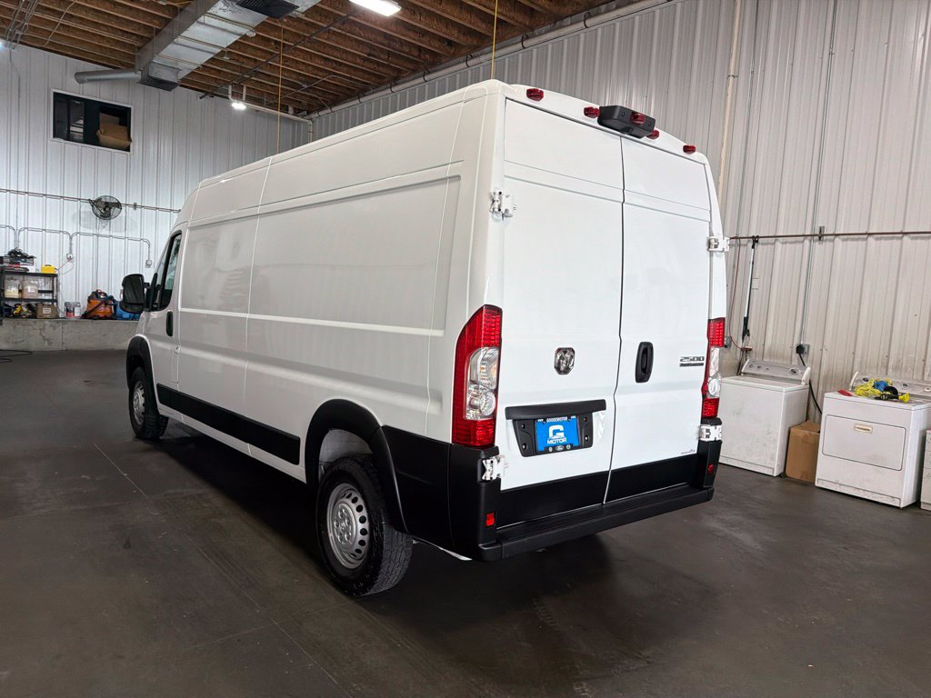 Used 2025 RAM ProMaster 2500 w/ Convenience Group FWD image 5