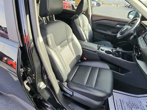 Used 2023 Nissan Rogue SV w/ SV Premium Package image 29