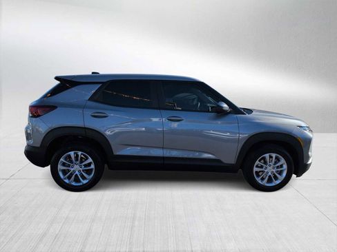 Used 2025 Chevrolet TrailBlazer LS image 9