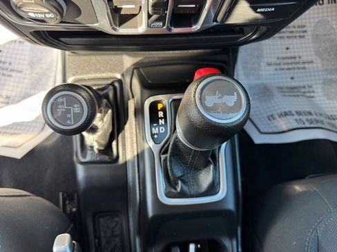 Used 2023 Jeep Wrangler Unlimited AWD/4WD image 18