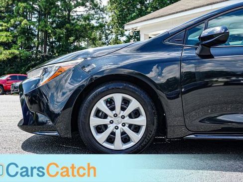 Used 2021 Toyota Corolla LE FWD image 15