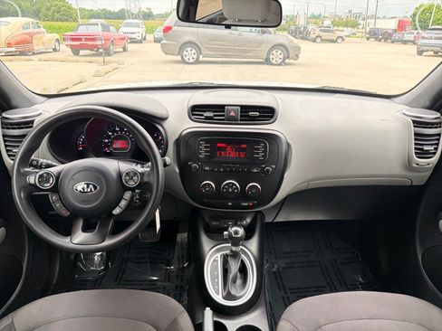 Used 2016 Kia Soul FWD image 22