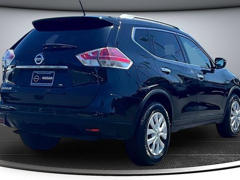 Used 2016 Nissan Rogue S w/ Appearance Package FWD image 6