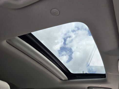 Used 2025 Honda CR-V EX image 18