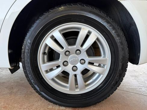 Used 2013 Chevrolet Sonic LT image 22