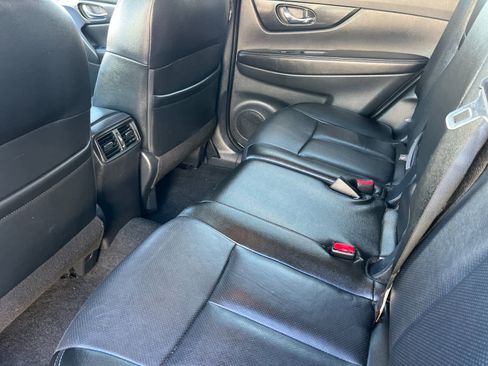 Used 2019 Nissan Rogue SL image 4