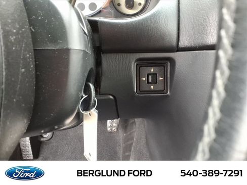 Used 2002 MAZDA MX-5 Miata image 23