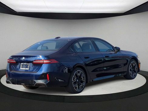 Used 2026 BMW 530i xDrive w/ M Sport Package AWD/4WD image 8
