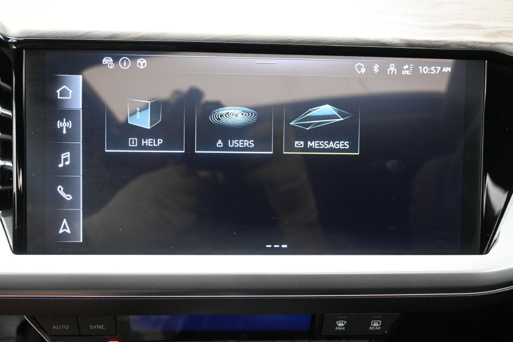 Used 2024 Audi Q4 e-tron Prestige AWD/4WD image 19