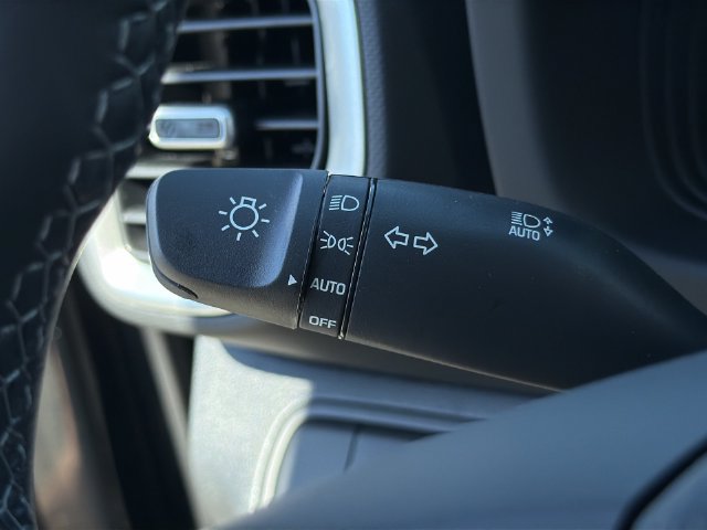 Used 2026 Hyundai Venue SEL FWD image 31