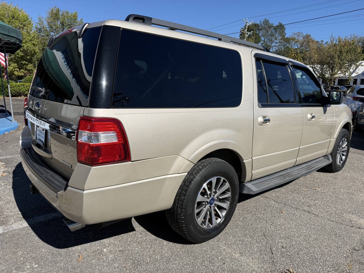 Used 2017 Ford Expedition EL XLT AWD/4WD image 8