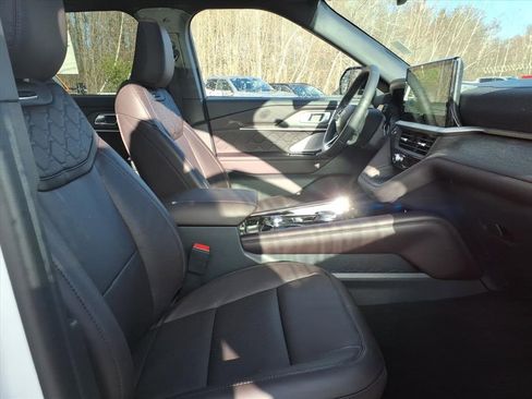 New 2026 Ford Explorer Platinum w/ LUX Leather Package image 9