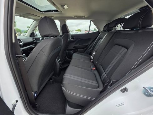 New 2025 Hyundai Venue SEL image 17