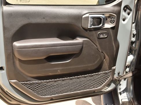Used 2024 Jeep Wrangler Sport AWD/4WD image 33
