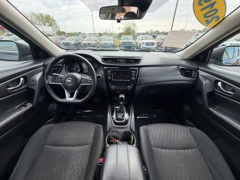 Used 2019 Nissan Rogue SV w/ Premium Package FWD image 15
