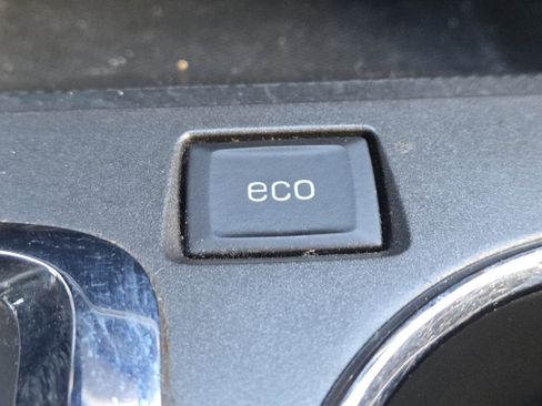 Used 2017 Chevrolet Equinox Premier w/ Enhanced Convenience Package image 5