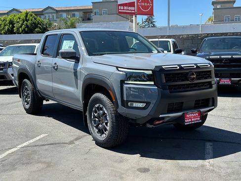 New 2026 Nissan Frontier PRO-4X w/ Tow Package AWD/4WD image 10