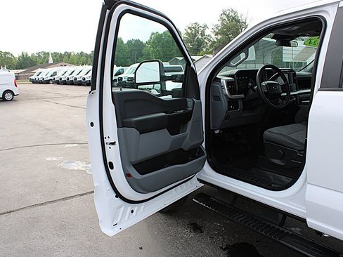 Used 2024 Ford F250 XL w/ XL Chrome Package AWD/4WD image 14