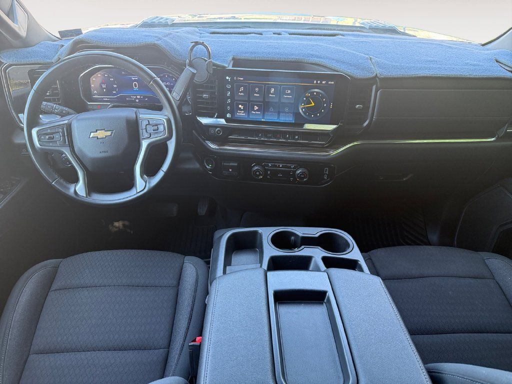 Used 2024 Chevrolet Silverado 2500 LT AWD/4WD image 10