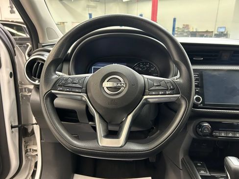 Used 2022 Nissan Kicks SV FWD image 21