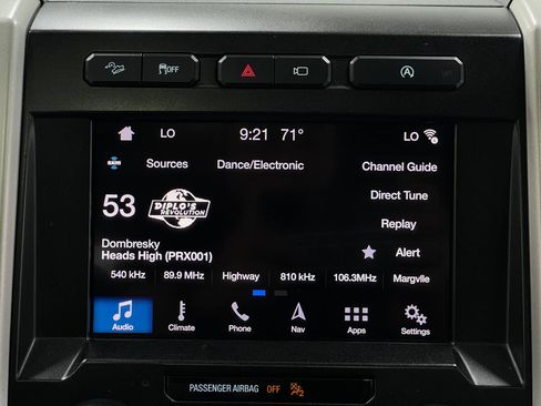 Used 2019 Ford F150 Lariat w/ Equipment Group 502A Luxury AWD/4WD image 24