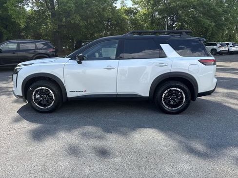 New 2026 Nissan Pathfinder Rock Creek w/ Rock Creek Premium Package AWD/4WD image 8