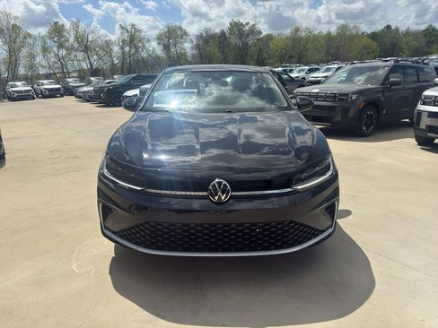 New 2026 Volkswagen Jetta SE FWD image 2