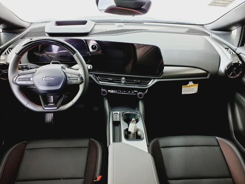 New 2025 Chevrolet Equinox EV RS image 8