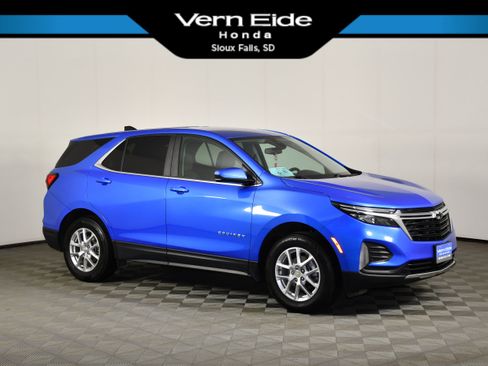 Used 2024 Chevrolet Equinox LT w/ LPO, Floor Liner Package AWD/4WD image 1