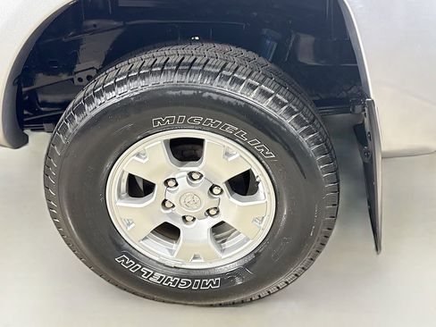 Used 2014 Toyota Tacoma PreRunner image 27