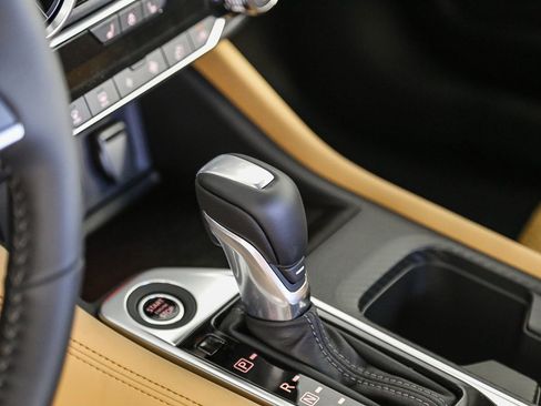 Used 2025 Nissan Sentra SV w/ SV Premium Package image 19