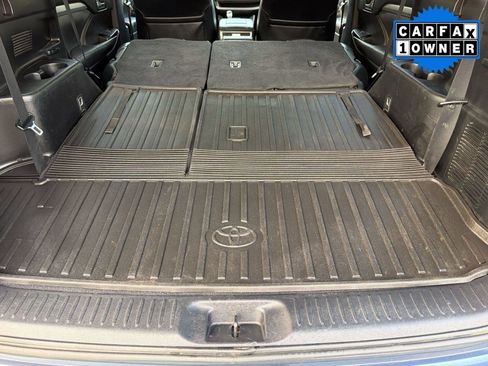 Used 2018 Toyota Highlander XLE AWD/4WD image 27