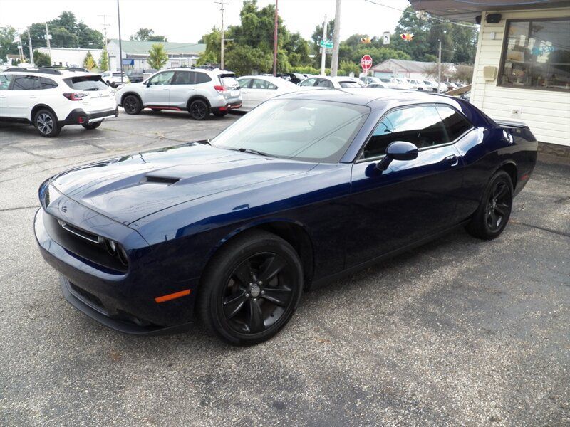 Used 2016 Dodge Challenger SXT RWD image 4