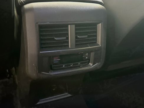 Used 2022 Volkswagen Atlas SE image 27