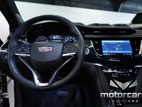 Used 2023 Cadillac XT6 Premium Luxury FWD image 32
