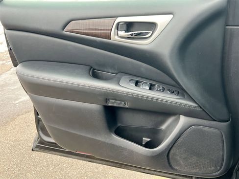 Used 2014 Nissan Pathfinder SL image 30
