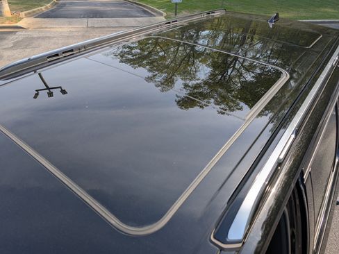 Used 2024 Jeep Wagoneer 4WD w/ Premium Group I image 14