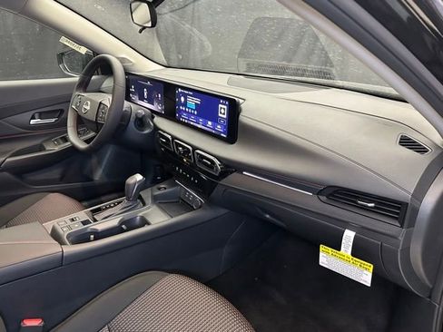 New 2026 Nissan Sentra SR w/ Floor Mat Package FWD image 16