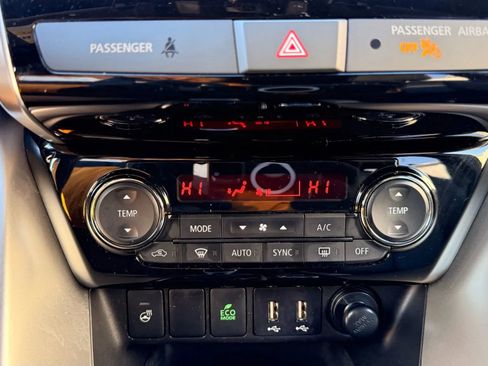 Used 2024 Mitsubishi Eclipse Cross SEL image 8