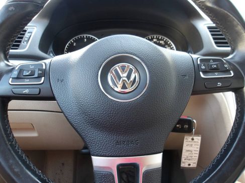 Used 2013 Volkswagen Passat TDI SE FWD image 15