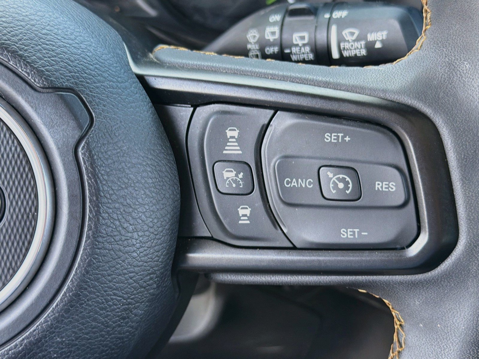Used 2024 Jeep Wrangler Unlimited AWD/4WD image 17