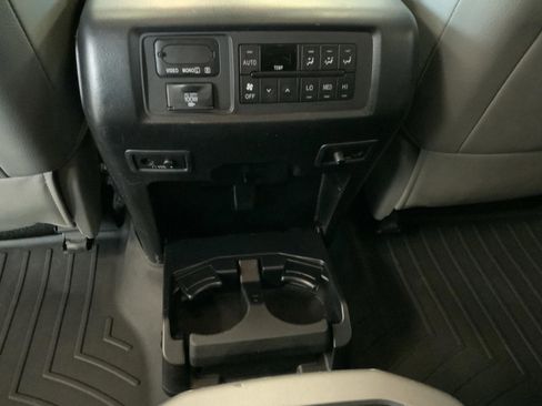 Used 2013 Toyota Sequoia Platinum AWD/4WD image 28