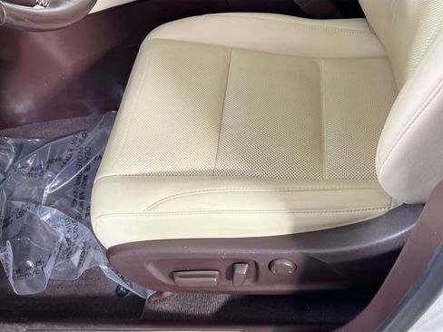 Used 2020 Lexus RX 350L Premium w/ Premium Package image 19