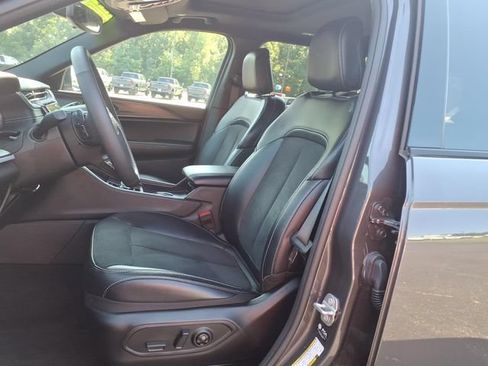 Certified 2024 Jeep Grand Cherokee L Altitude AWD/4WD image 12