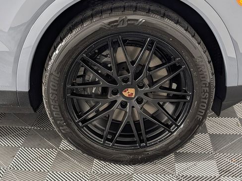 New 2026 Porsche Cayenne image 15