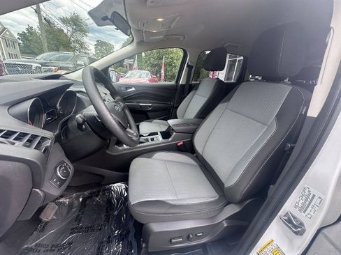 Used 2017 Ford Escape SE AWD/4WD image 12