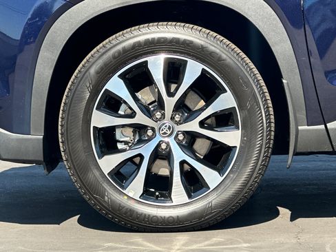 Certified 2026 Toyota Grand Highlander AWD Hybrid image 27